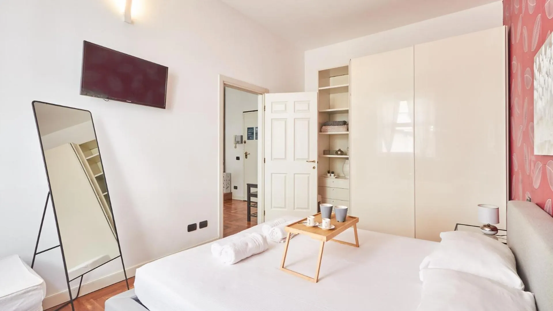 Easylife - Raffinato Appartamento In Duomo Milan 0*,  Italy